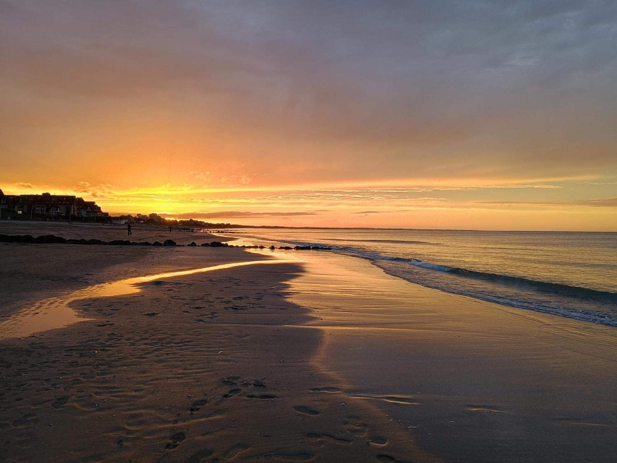 Bord De Plage, Thalasso Et Vue Mer ! Cabourg Esterno foto